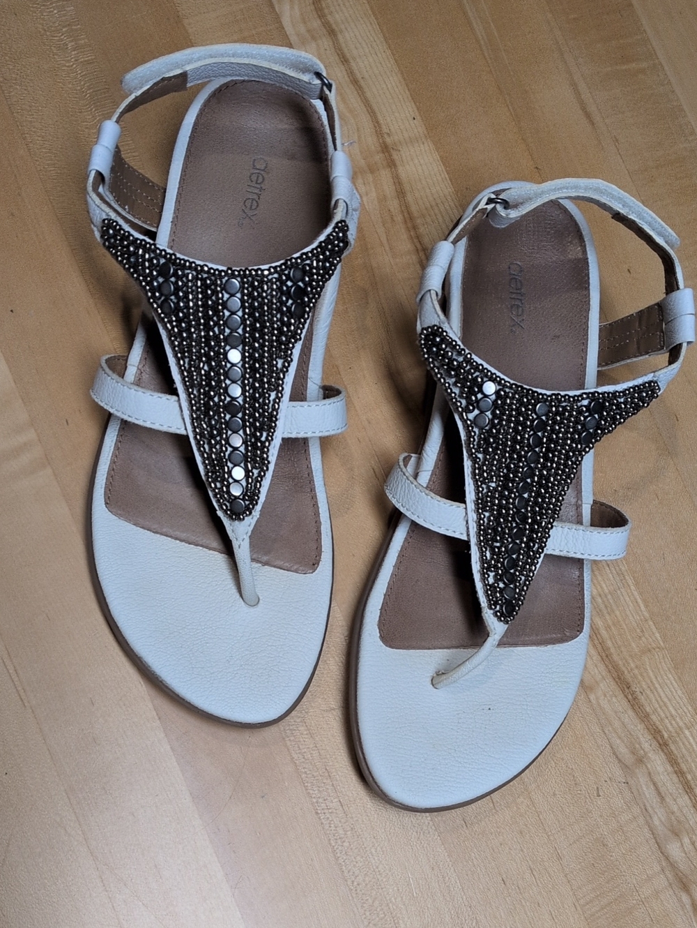 Aetrex Sheila Off White Beaded Thong Sandal 39 8.5-9